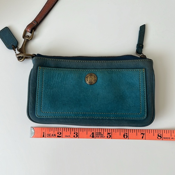 Coach wristlet - Picture 7 of 8